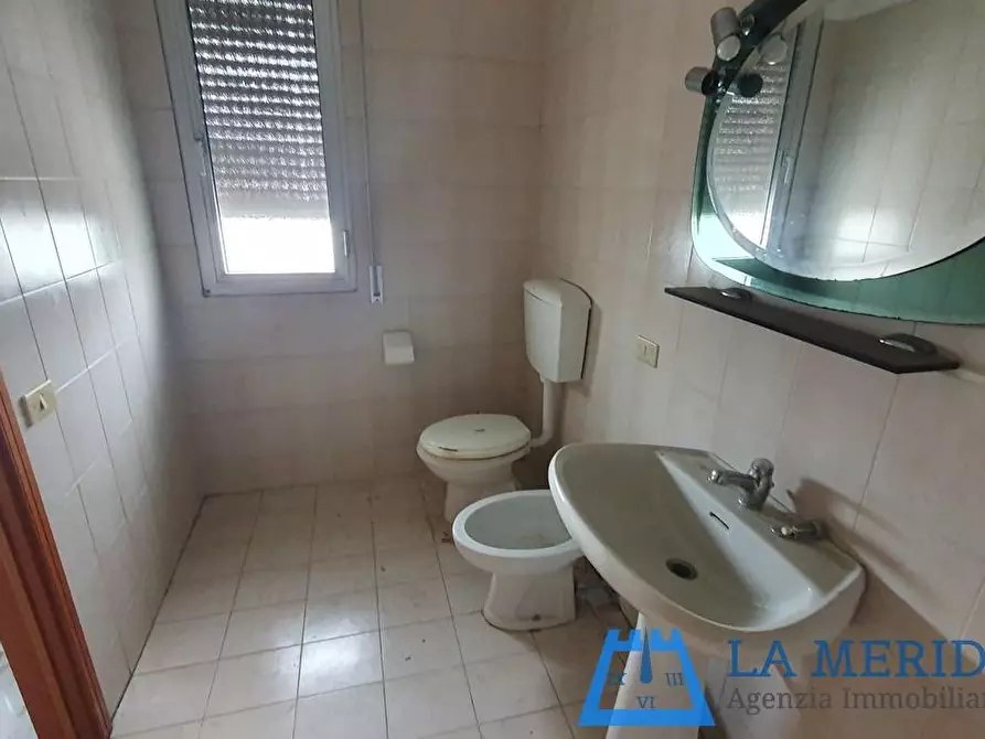 Immagine 37 di Attività artigianale in vendita  a Vinci