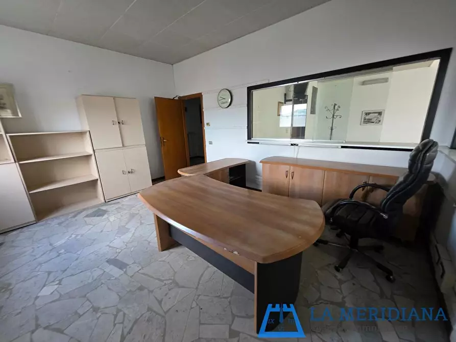 Immagine 32 di Attività artigianale in vendita  a Vinci