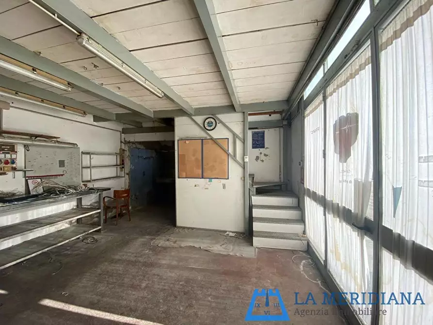 Immagine 10 di Attività artigianale in vendita  a Vinci