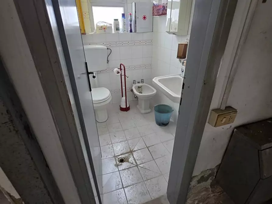 Immagine 15 di Attività artigianale in vendita  a Vinci