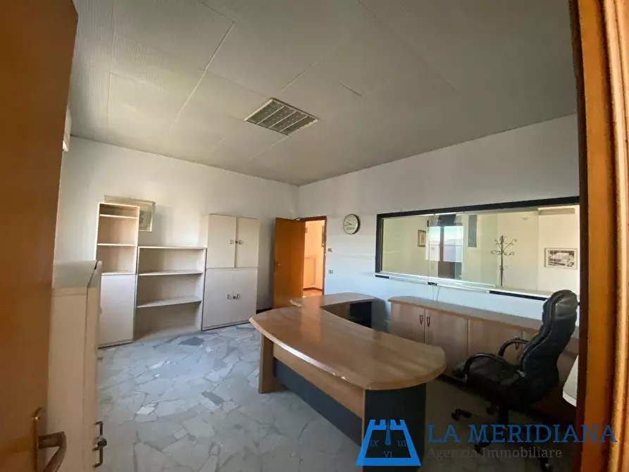 Immagine 34 di Attività artigianale in vendita  a Vinci