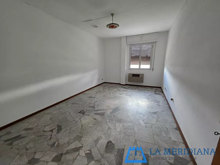 Immagine 35 di Attività artigianale in vendita  a Vinci