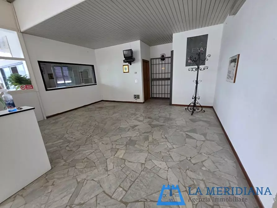 Immagine 25 di Attività artigianale in vendita  a Vinci