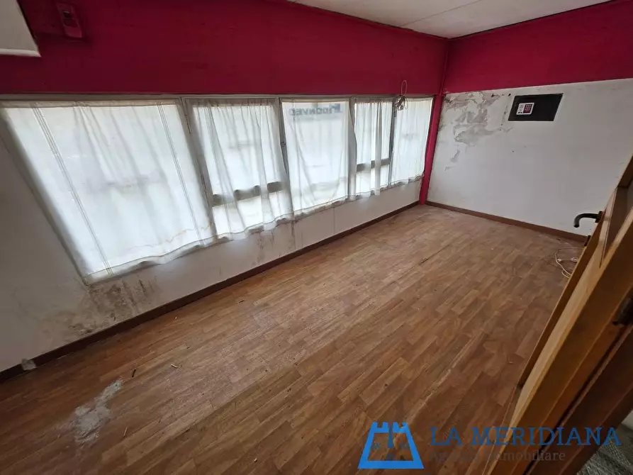 Immagine 22 di Attività artigianale in vendita  a Vinci