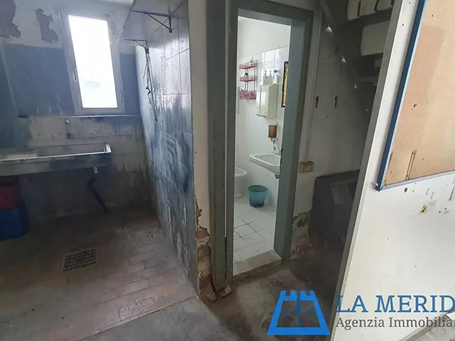 Immagine 17 di Attività artigianale in vendita  a Vinci