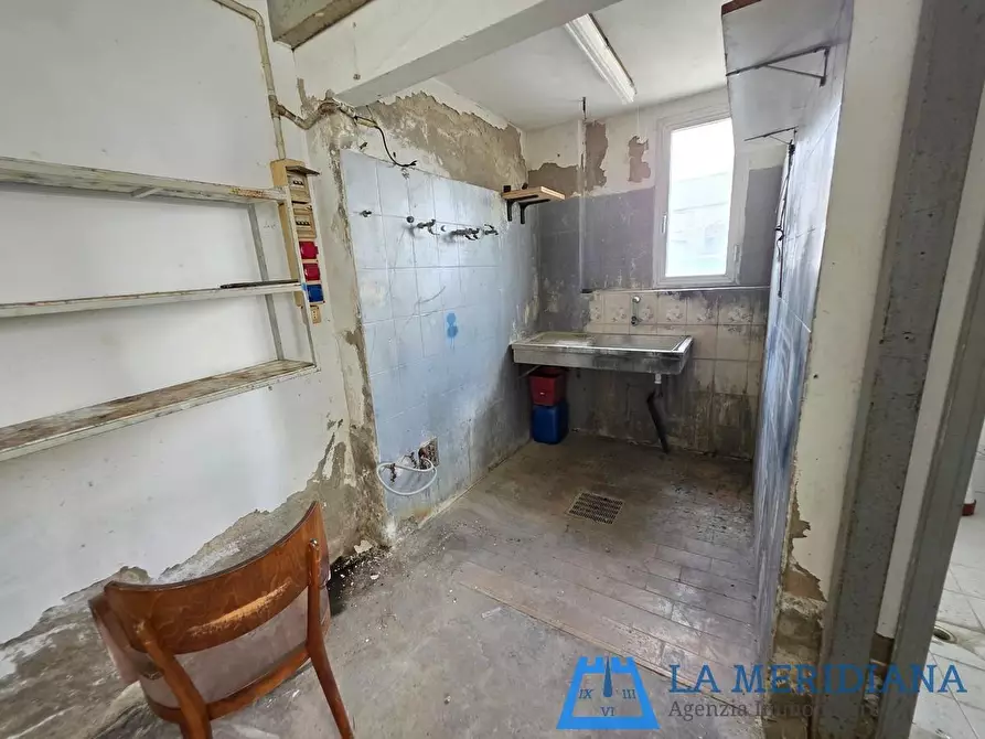 Immagine 16 di Attività artigianale in vendita  a Vinci