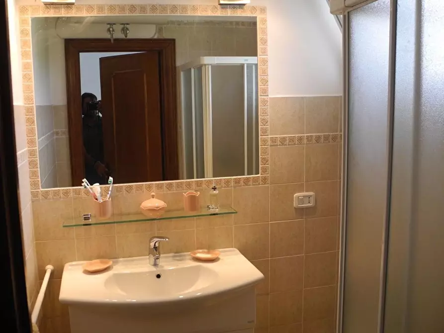 Immagine 9 di Villetta a schiera in vendita  a Montignoso