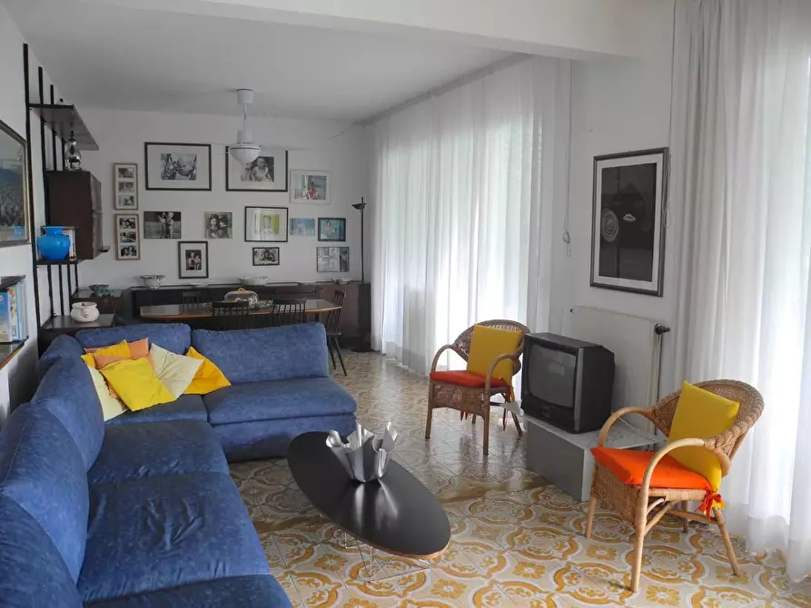 Immagine 3 di Villetta a schiera in vendita  a Montignoso