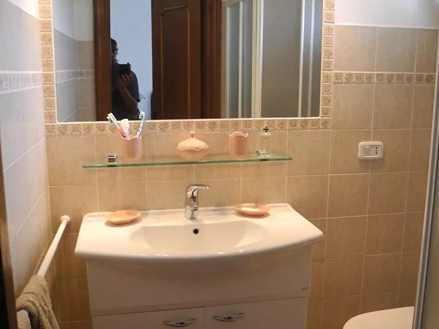 Immagine 10 di Villetta a schiera in vendita  a Montignoso