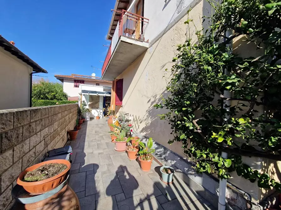 Immagine 1 di Casa bifamiliare in vendita  a Rosignano Marittimo