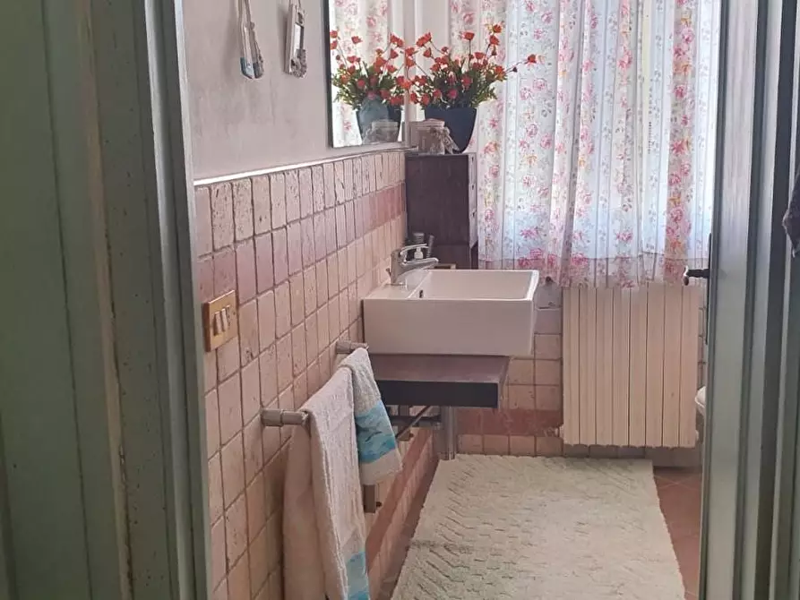 Immagine 4 di Casa bifamiliare in vendita  a Rosignano Marittimo