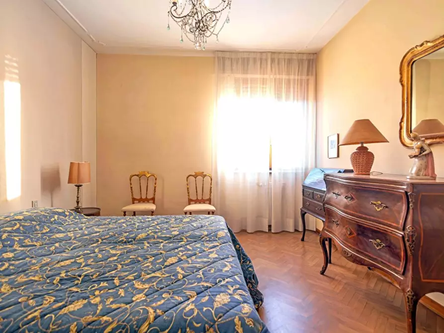 Immagine 11 di Appartamento in vendita  a Pisa