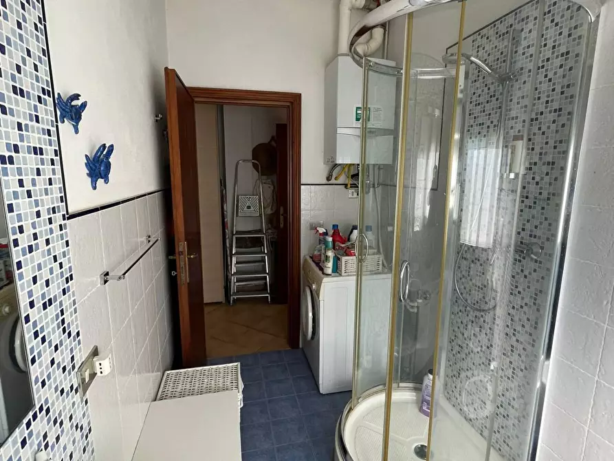 Immagine 11 di Appartamento in vendita  a Montignoso