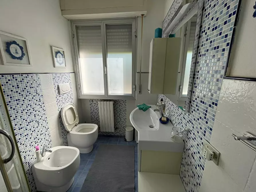 Immagine 10 di Appartamento in vendita  a Montignoso