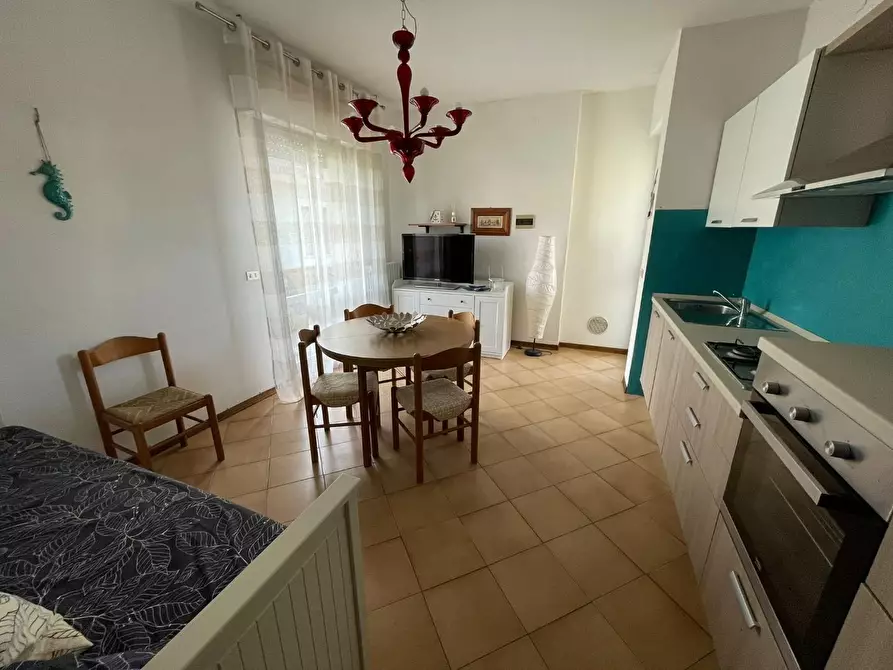 Immagine 16 di Appartamento in vendita  a Montignoso