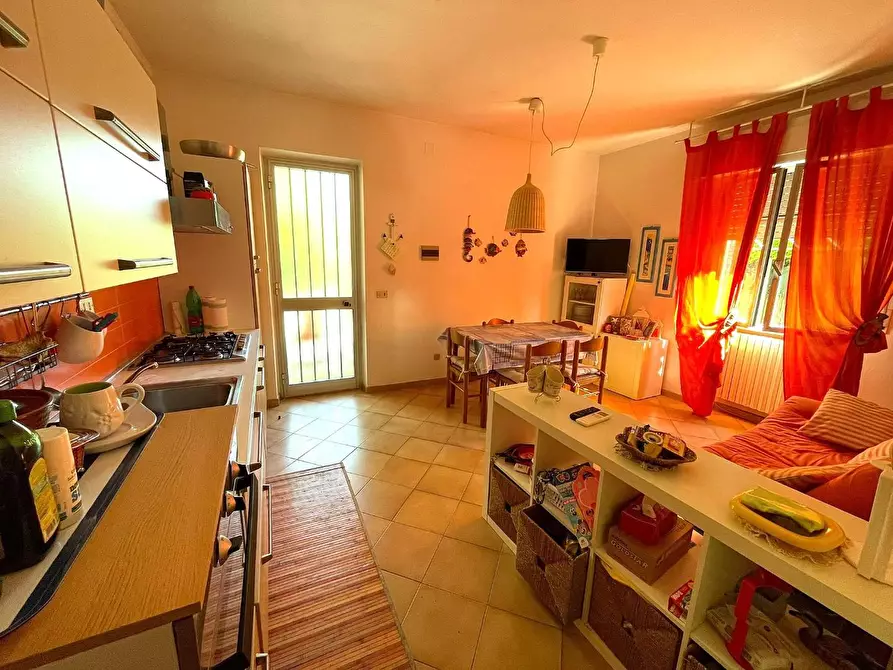 Immagine 5 di Appartamento in vendita  a Montignoso