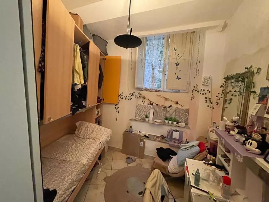 Immagine 11 di Appartamento in vendita  a Siena