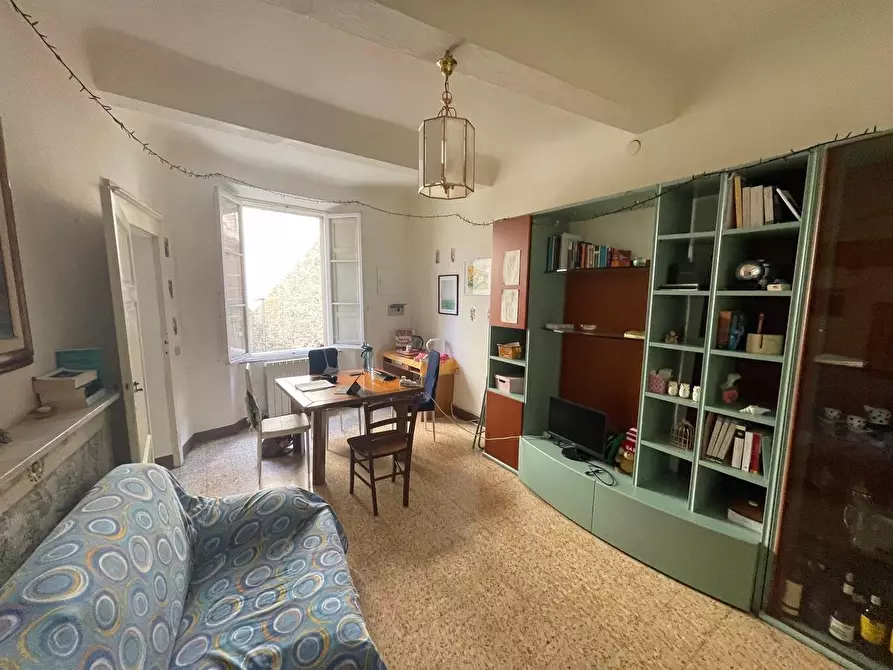 Immagine 2 di Appartamento in vendita  a Siena