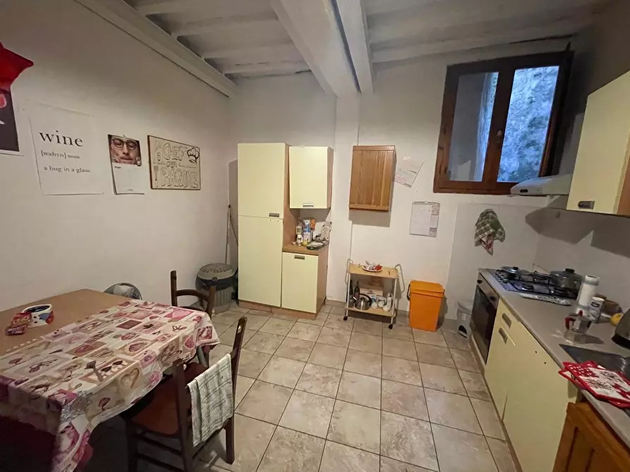 Immagine 4 di Appartamento in vendita  a Siena