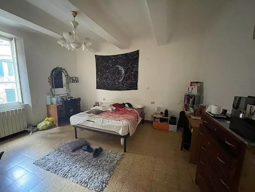 Immagine 23 di Appartamento in vendita  a Siena