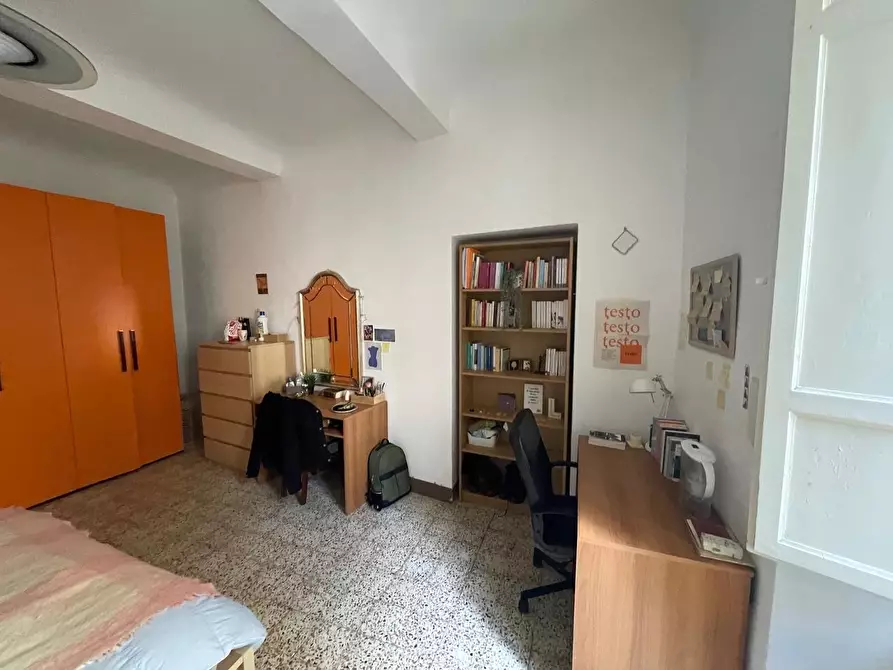 Immagine 17 di Appartamento in vendita  a Siena