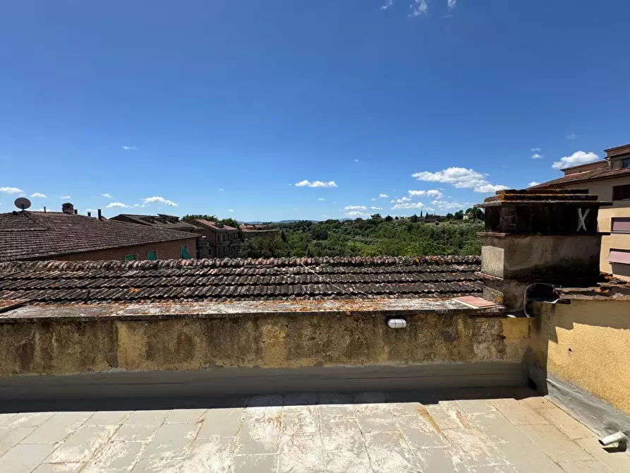 Immagine 28 di Appartamento in vendita  a Siena