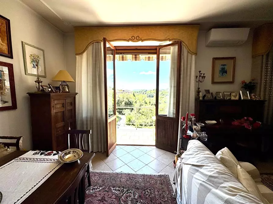 Immagine 5 di Appartamento in vendita  a Siena