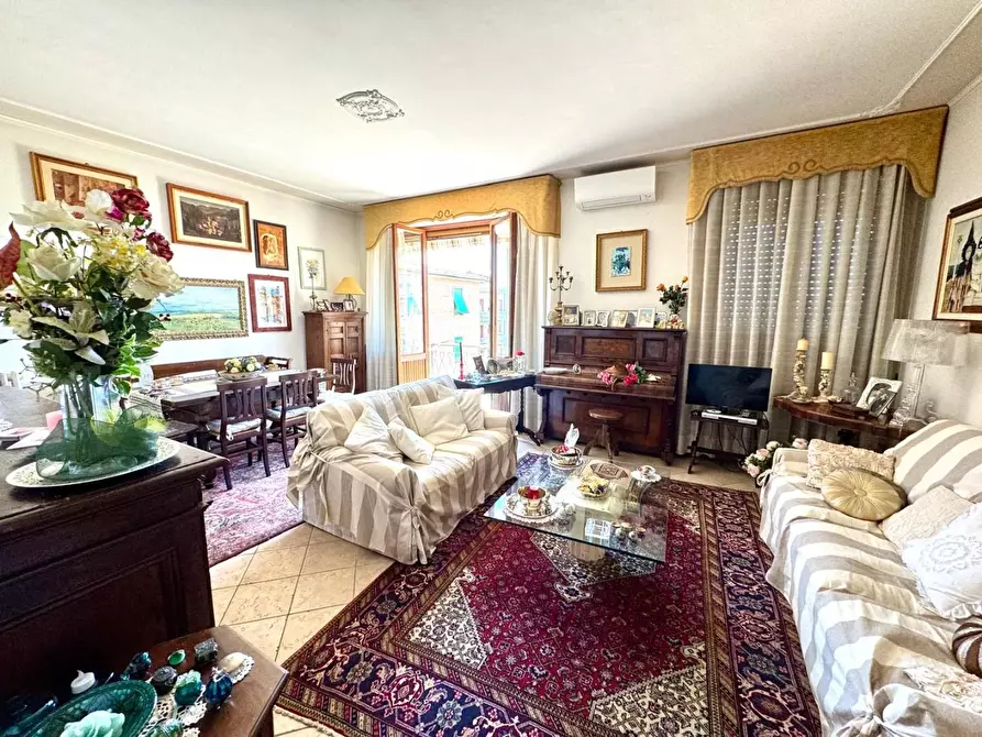 Immagine 22 di Appartamento in vendita  a Siena