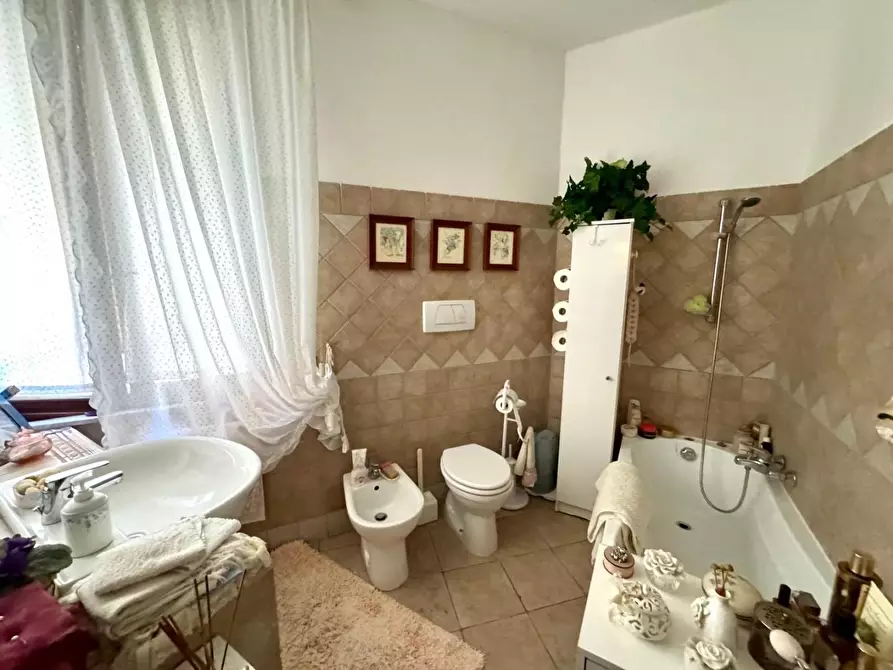 Immagine 26 di Appartamento in vendita  a Siena