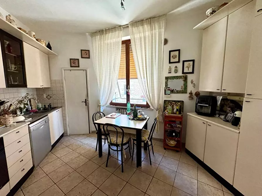 Immagine 18 di Appartamento in vendita  a Siena