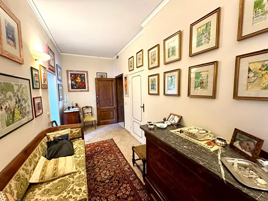 Immagine 12 di Appartamento in vendita  a Siena