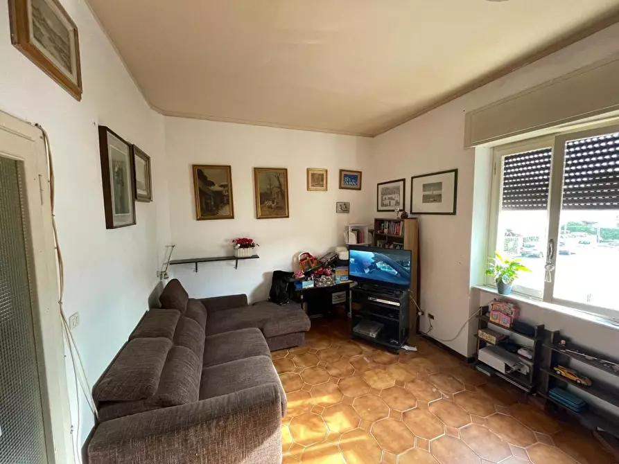 Immagine 1 di Appartamento in vendita  a Viareggio