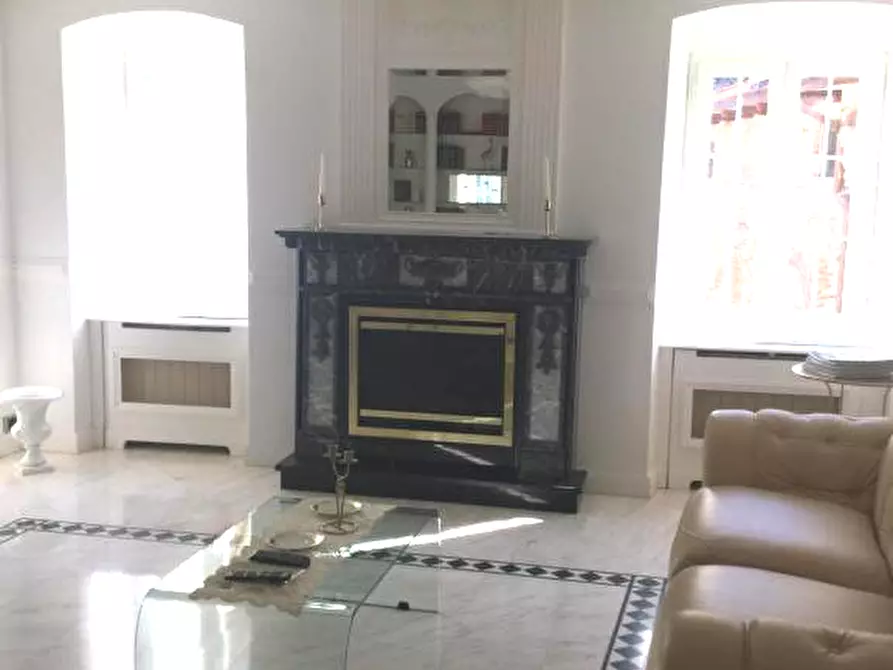 Immagine 6 di Appartamento in vendita  a Carrara