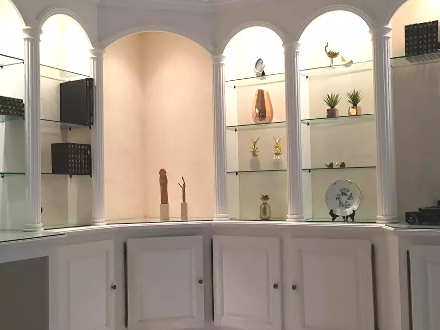 Immagine 2 di Appartamento in vendita  a Carrara