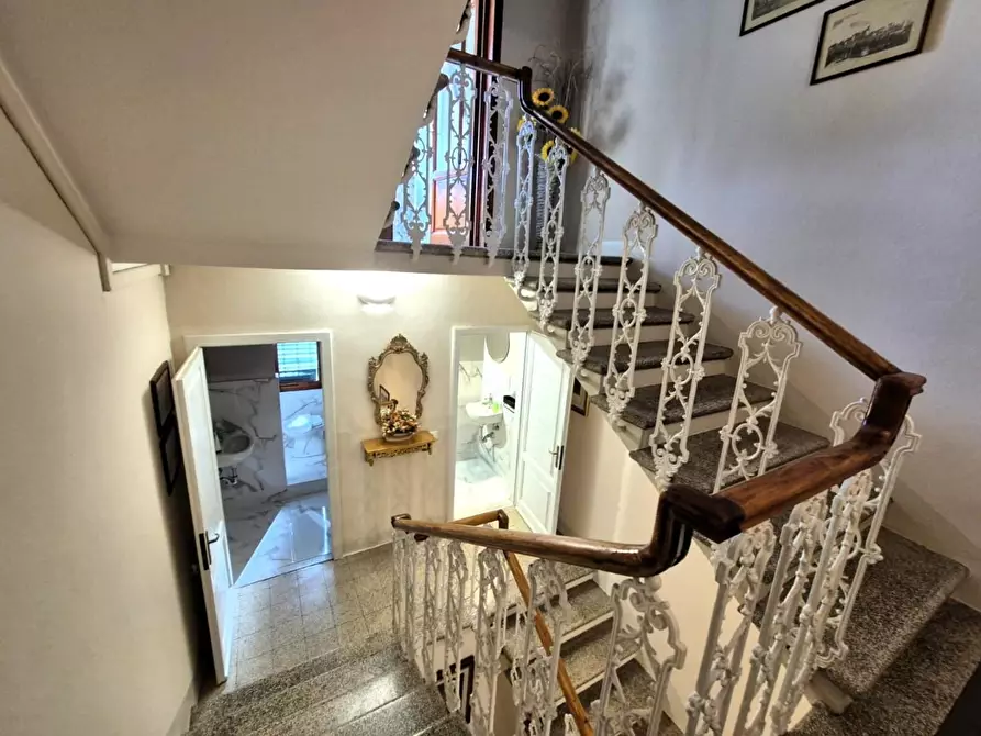 Immagine 18 di Palazzo in vendita  a Fucecchio