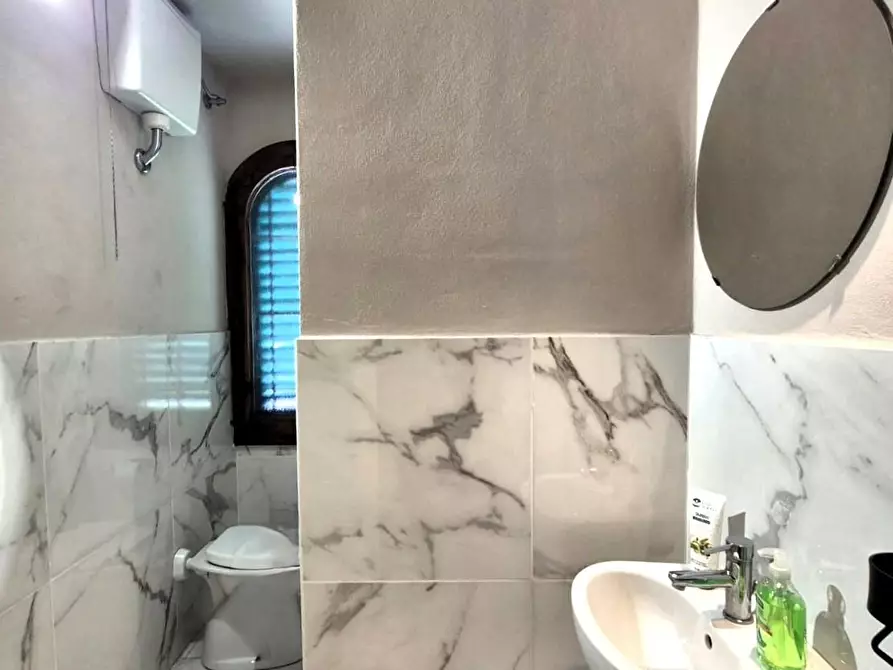 Immagine 5 di Palazzo in vendita  a Fucecchio