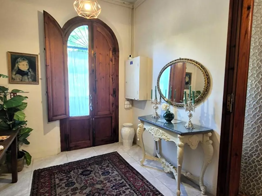 Immagine 21 di Palazzo in vendita  a Fucecchio