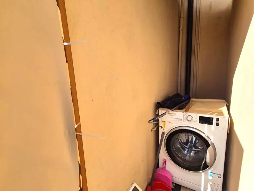 Immagine 25 di Palazzo in vendita  a Fucecchio