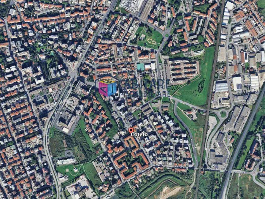 Immagine 4 di Garage in vendita  a Livorno