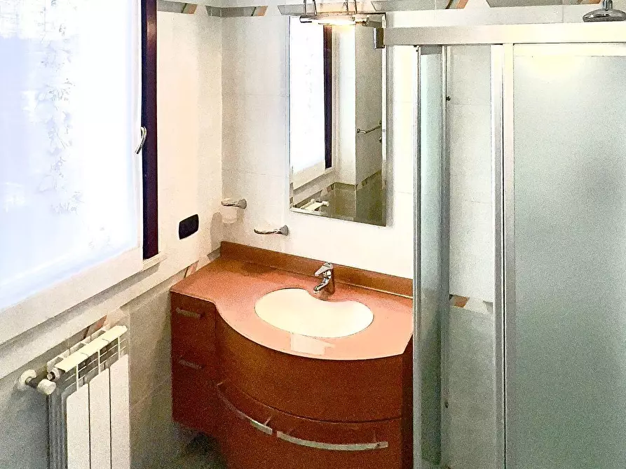 Immagine 22 di Appartamento in vendita  a Pietrasanta