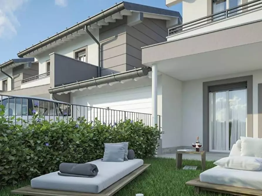 Immagine 1 di Villetta a schiera in vendita  a Campi Bisenzio