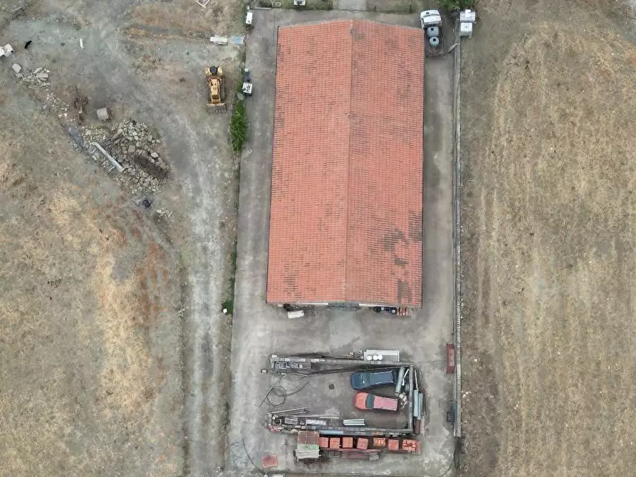 Immagine 28 di Attività artigianale in vendita  a Troina