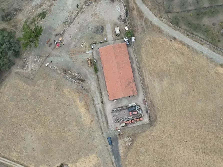 Immagine 4 di Attività artigianale in vendita  a Troina