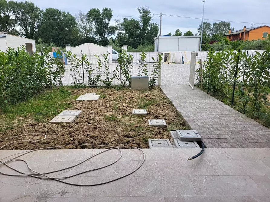 Immagine 2 di Villetta a schiera in vendita  a Calcinaia