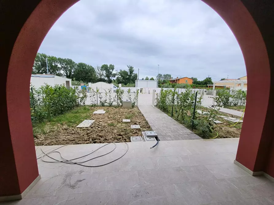 Immagine 3 di Villetta a schiera in vendita  a Calcinaia