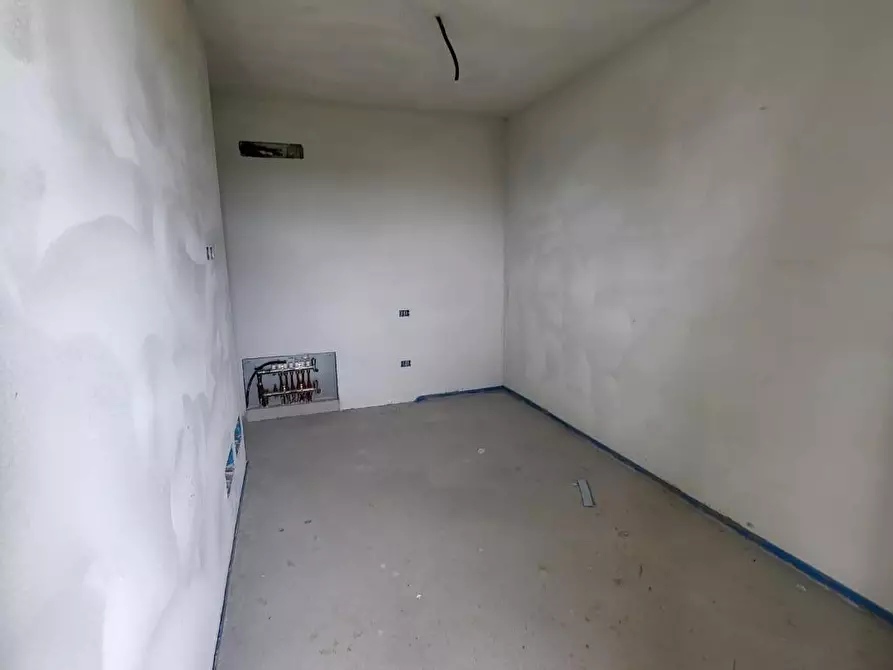 Immagine 7 di Villetta a schiera in vendita  a Calcinaia