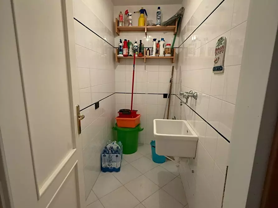 Immagine 5 di Appartamento in vendita  a Massa