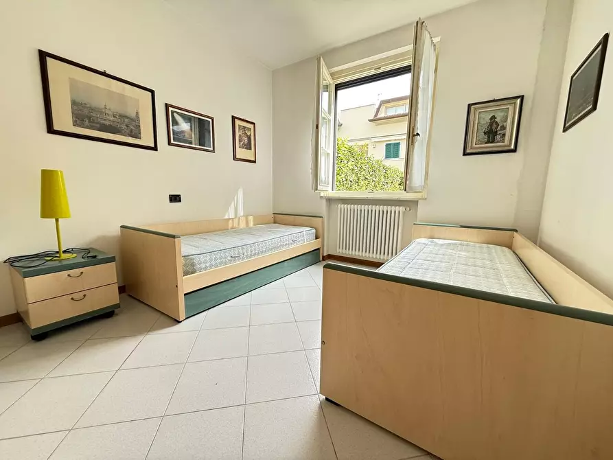 Immagine 4 di Appartamento in vendita  a Massa