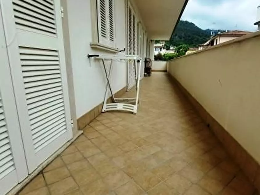 Immagine 6 di Appartamento in vendita  a Massa