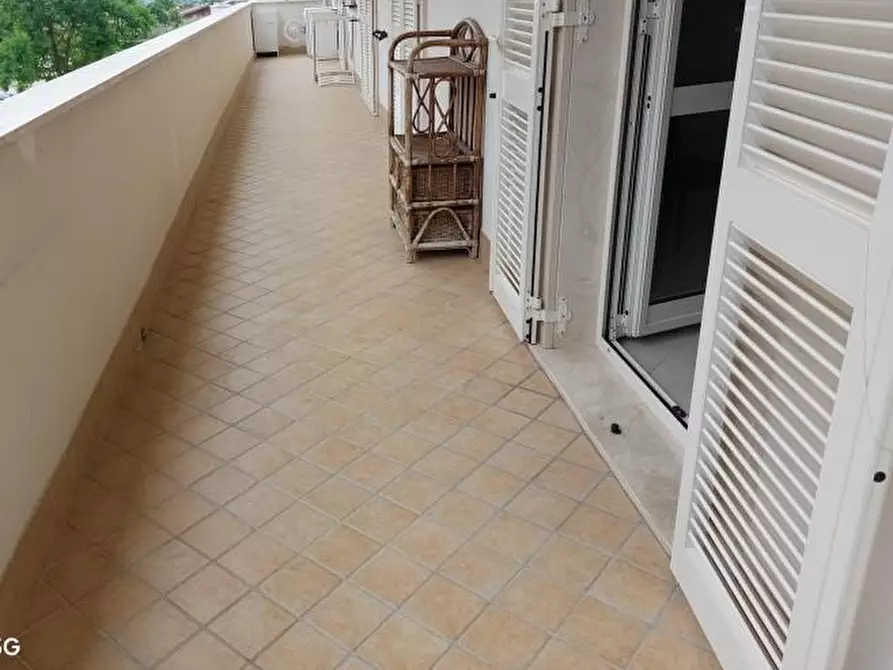 Immagine 3 di Appartamento in vendita  a Massa